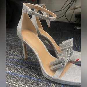 NWT Macy’s INC women’s silver glitter high heels size 9